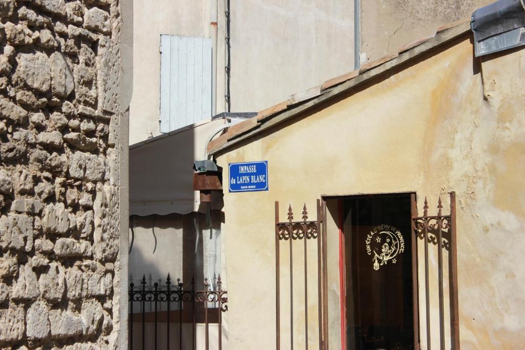 Mas De Valrugues Holifrance Aparthotel Saint-Rémy-de-Provence Exteriör bild