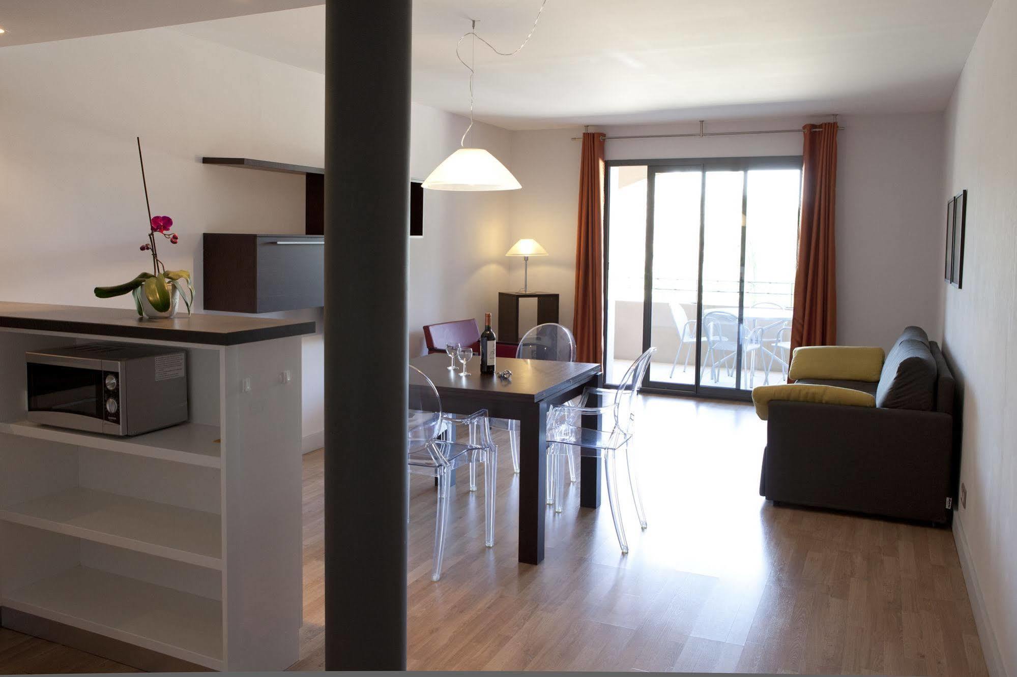 Mas De Valrugues Holifrance Aparthotel Saint-Rémy-de-Provence Exteriör bild