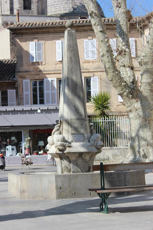 Mas De Valrugues Holifrance Aparthotel Saint-Rémy-de-Provence Exteriör bild